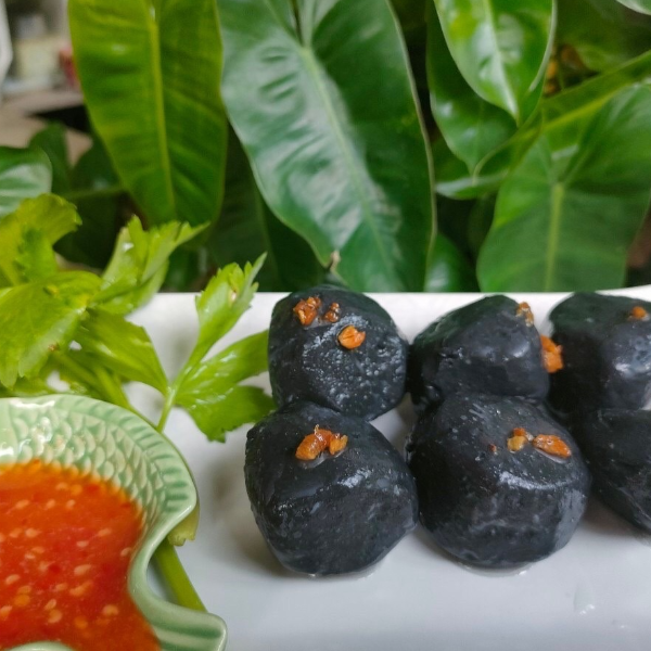 ลูกชิ้นปลาเก็จมุกดา ลูกชิ้นปลา(หมึกดำ)  ลูกใหญ่ เคี้ยวเต็มคำ 1,000 กรัม